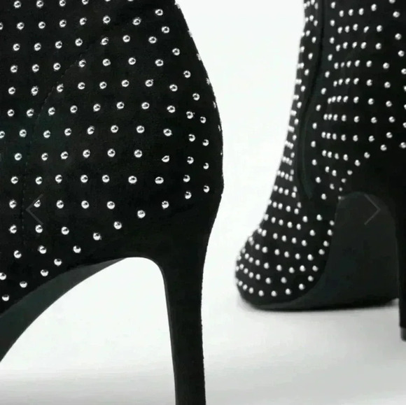JustFab Khloy Black Studded Heeled Womens Boots Sz 6 - Picture 3 of 7